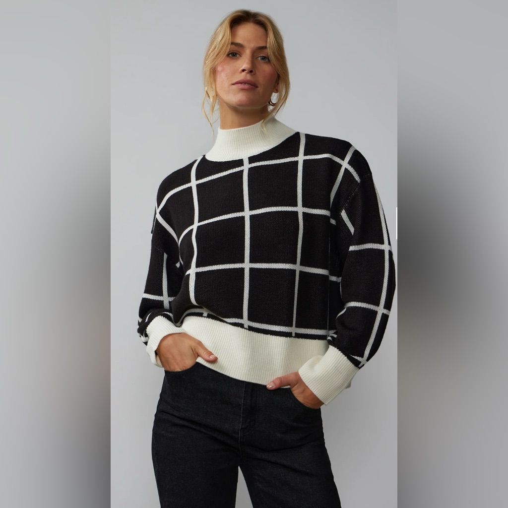 Nwt New York & Company Xl Black And White Cowl Neck Sweater